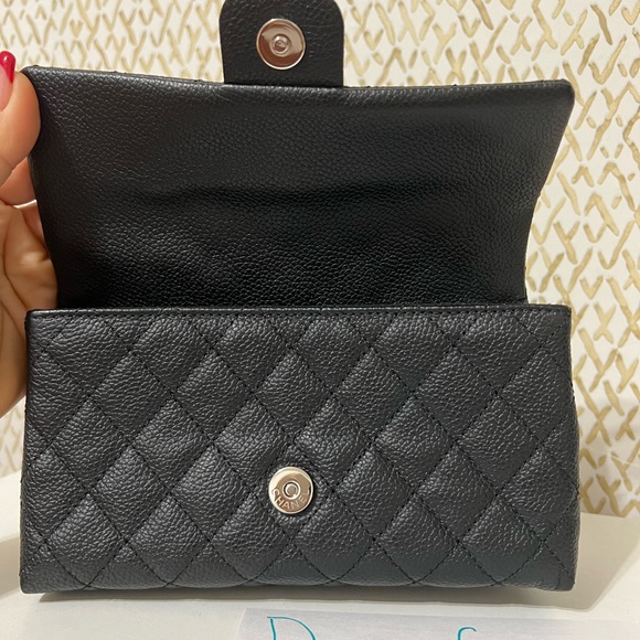 Chanel Reissue 2.55 Belt Bag - Picture 4 of 16